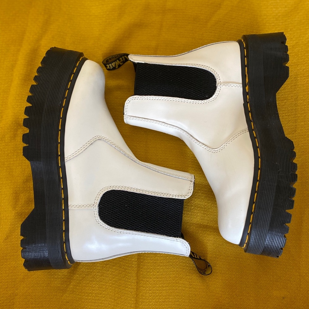 Women’s White 2976 Quad Chelsea boot